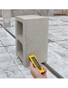 STANLEY Medidor de Humedad A Pilas Con Funda 0-77-030